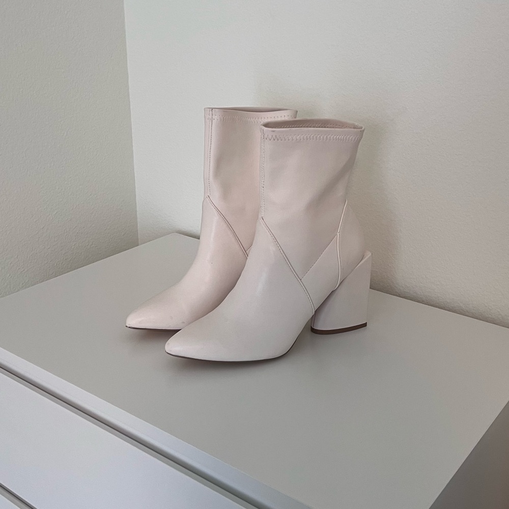 ✨ White Pointed-Toe Sock Ankle Boots with Block Heel | Like New